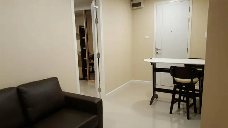 ให้เช่าคอนโด​ JW​ CONDO​ ดอนเมือง ห้องกว้าง​ 40 ตรม.​ 1 ห้องนอน​ เฟอร์Buit-In แบบครบครัน รีบย้ายเลย