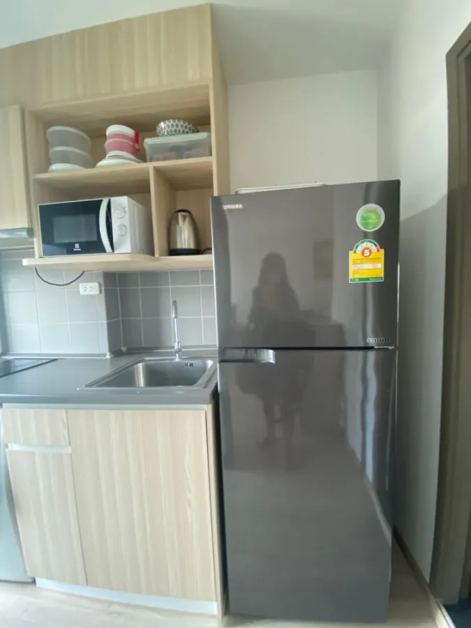 For rent, Ideo O2, 12th floor room, city view, big bed, next to BTS, convenient travel. Don't delay, come in now.