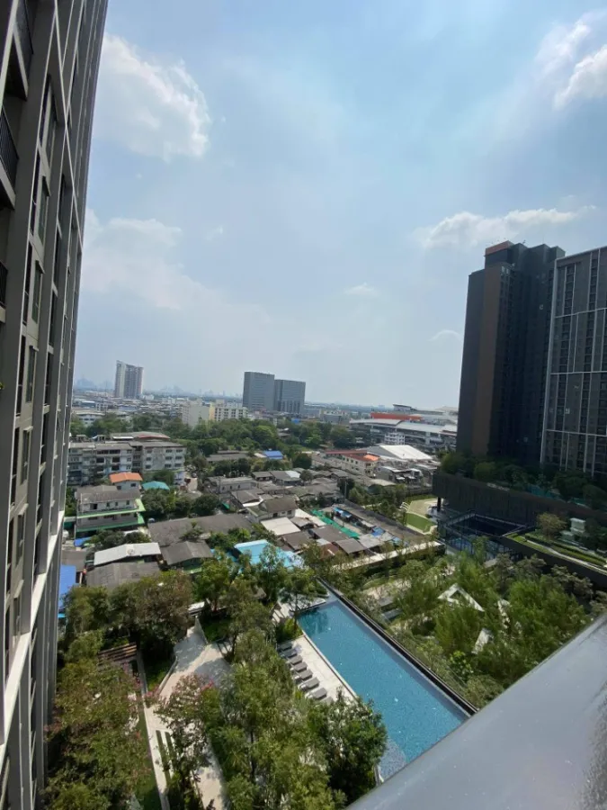 For rent The parkland Phetkasem 56 ตกแต่งสไตล์มินิมอล ระเบียงห้องเห็นวิวสระแจ่มๆ สนใจจองด่วนๆ