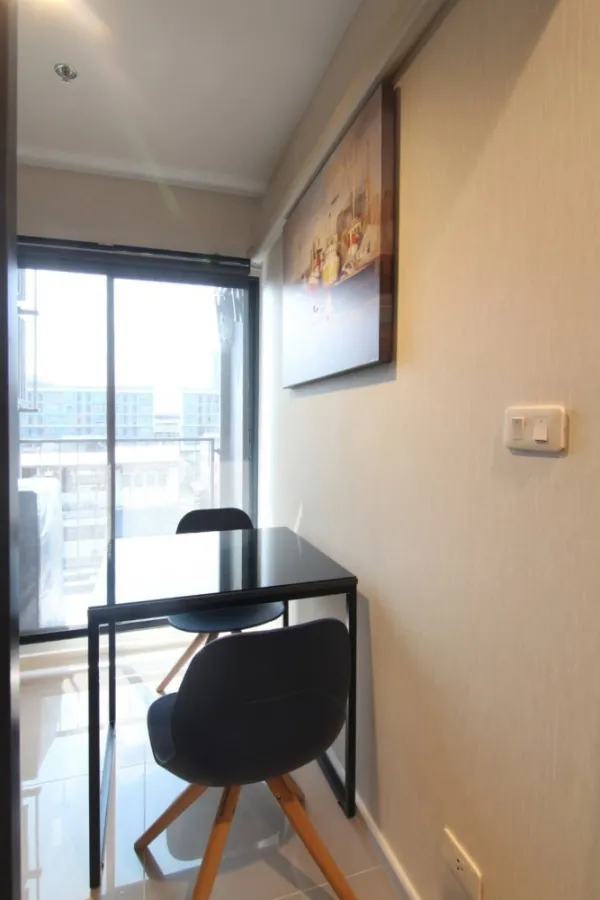 Condo for rent, Ideo Sukhumvit 93, the room is not hot, the furniture is build in, the price is tangible, hurry up.