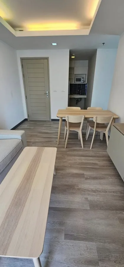 For sale/rent True Thonglor Condo, beautifully decorated. Fully furnished + electrical appliances Reserve quickly.