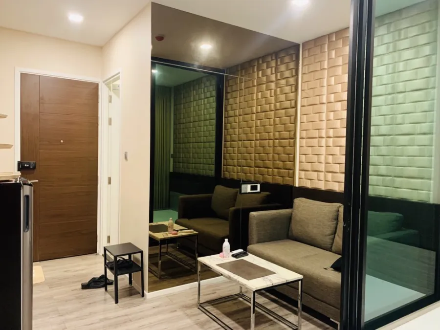 ขาย/เช่า บราวน์ คอนโด รัชดา 32 ชั้น 4 ราคากันเอง พร้อมอยู่ เดินทางสะดวก อย่ารอช้า รีบจองก่อนหลุด!