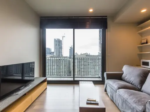 Sell PYNE by Sansiri, beautiful room, brand new! Very good view, next to BTS, convenient transportation, hurry to own it quickly.