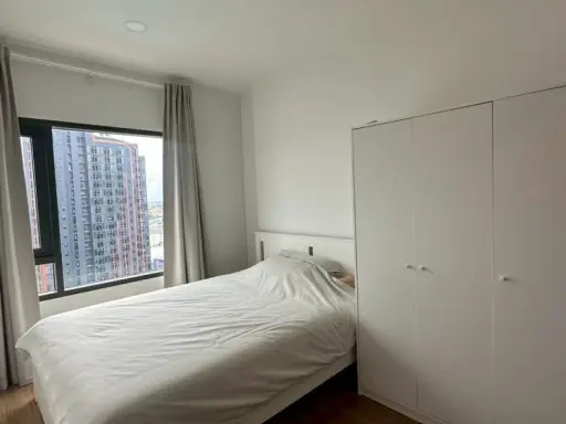 Selling The Livin Ramkhamhaeng: 1 bedroom, 1 bathroom, fully furnished. Don't miss this great deal! images