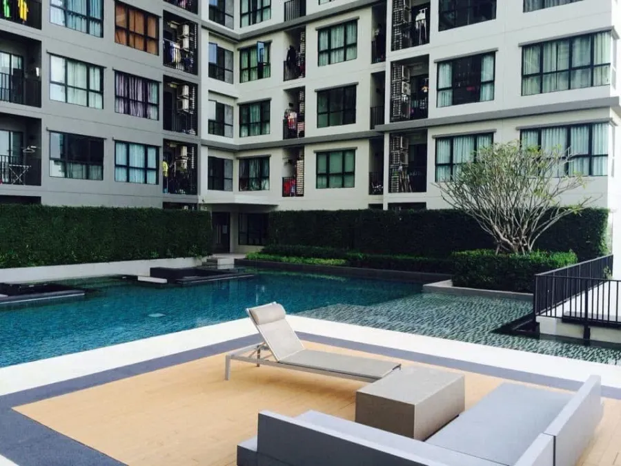 For rent: The BASE Chaengwattana, high floor unit, ready to move in. Just bring your suitcase! Affordable price. Don't miss out!+++