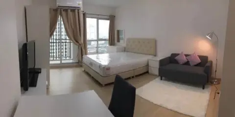 ให้เช่า Supalai Veranda Rama 9 ห้องนี้อยู่ในโซนสงบ ไม่เคยมีปัญหาข้างห้องเสียงดัง วิวเมือง และสระว่ายน้ำ วิวไม่บล๊อค ห้ามพลาด