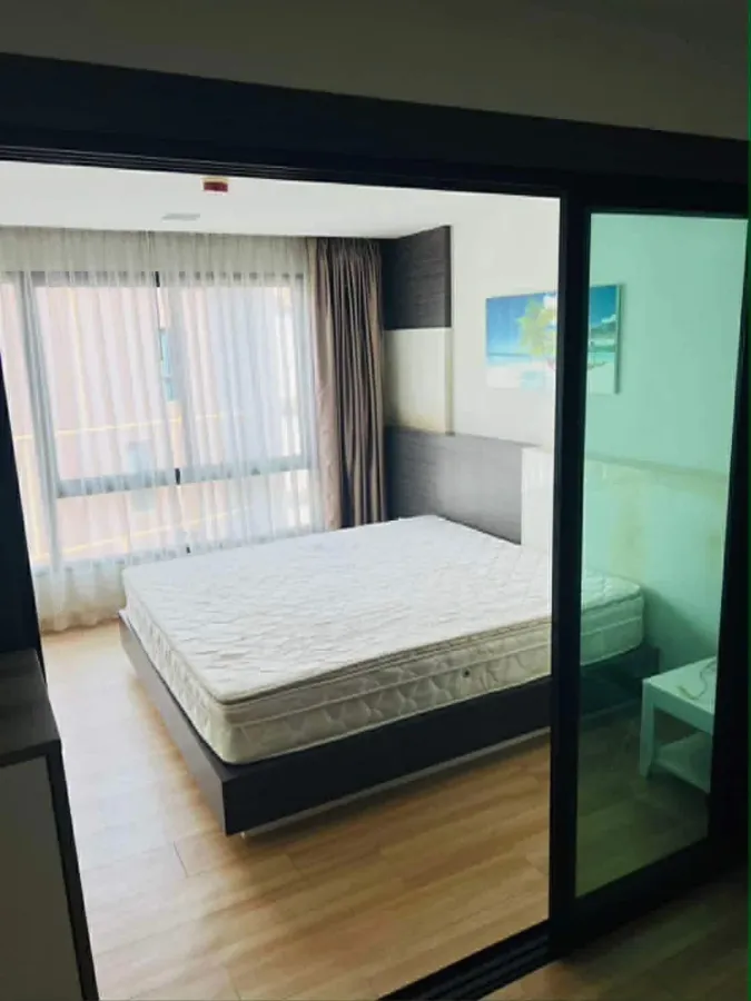 ให้เช่า Living Avenue Bangsaen ห้องน่าอยู่ ชั้น 8 มาพร้อมเฟอร์นิเจอร์ครบครัน หิ้วกระเป๋าเข้าอยู่ได้เลยจ้า