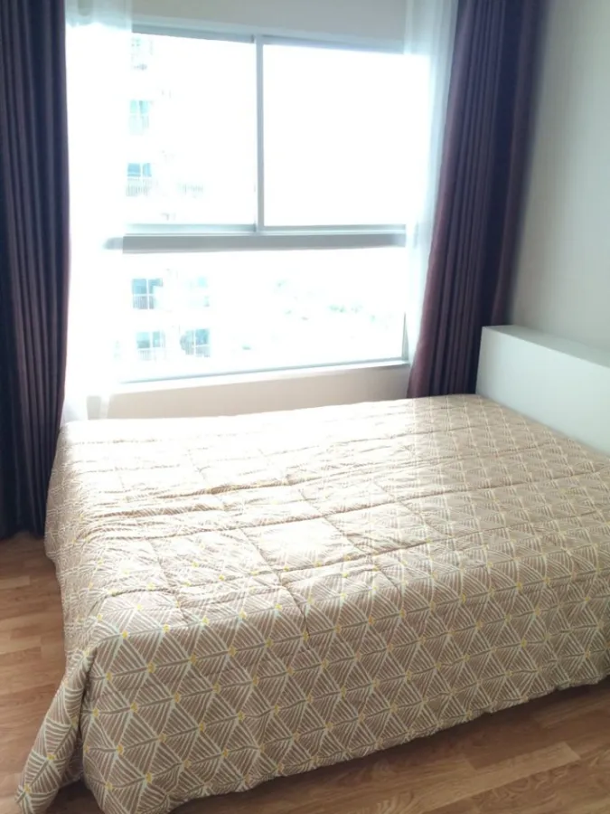 Don't miss out on this room, big room, lots of usable space. Complete electrical appliances, urgently at The Trust Ngamwongwan for rent.
