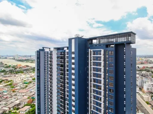 Condo for rent at The Stage Taopoon Interchange. Ready to move in, fully furnished, great price. Book now, don't miss out!