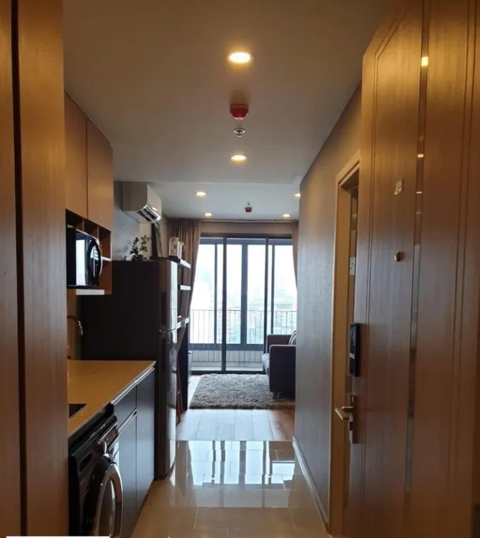 For Sale Q Chidlom-Phetchaburi well decorated room Install wallpaper in the whole room, the view is not locked, hurry up to reserve before it's out of