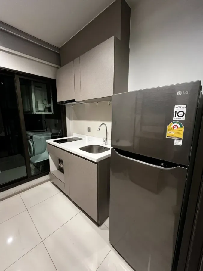 Condo for rent: Life Asoke Rama 9, 33rd floor, beautiful city view, spacious and comfortable. Fully furnished with complete amenities. Book now!