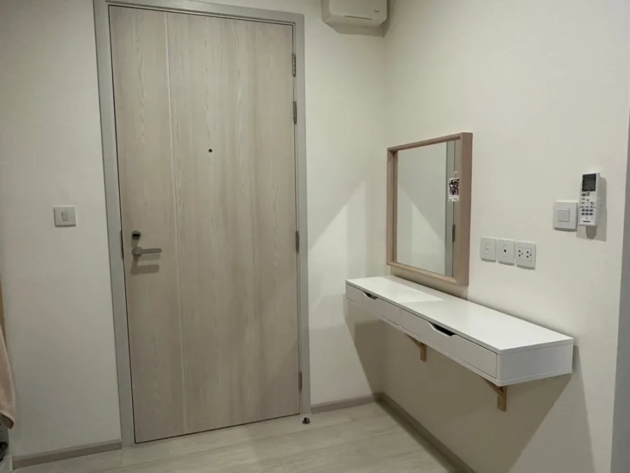For rent, Life Asoke, 23rd floor, open view, unblocked view, north facing room, has a large TV. Good quality genuine leather sofa. Must reserve.