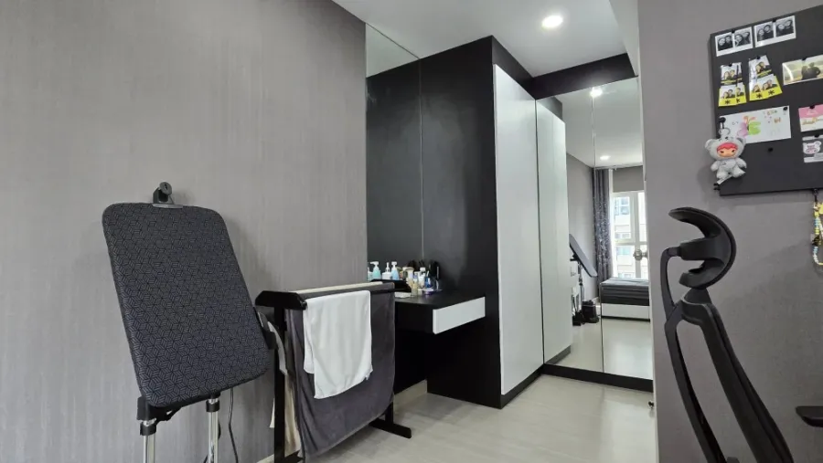 Urgent sale! Supalai City Resort Charan 91, ready-to-move-in unit. Fully furnished with appliances. Just bring your personal belongings and move in!