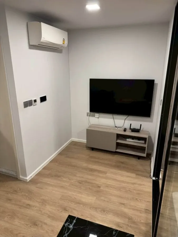 For rent: Kave TU corner unit offering privacy. Fully furnished, just bring your bags and move in!