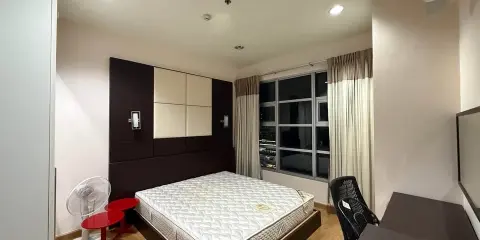 ให้เช่า Baan Klang Krung Siam-Pathumwan ห้องกว้างพื้นที่ใช้สอยเยอะ ทำเลดี เดินทางสะดวก รีบจองเลยจ้า