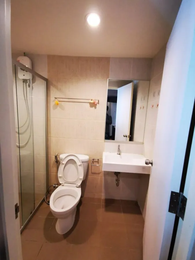 For rent or sale, Lumpini Ville Nakhon In - River View, ready to move in, 16th floor, garden view, plus a great price. Book now.