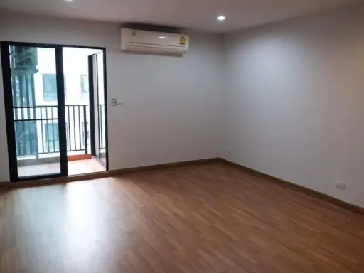 ให้เช่า Regent Home 10 Chaengwattana ห้องเปล่าโล่งน่าอยู่ ชั้นไม่สูง รอคนชอบแต่งห้องมาจับจอง รีบด่วนก่อนพลาด!!! images