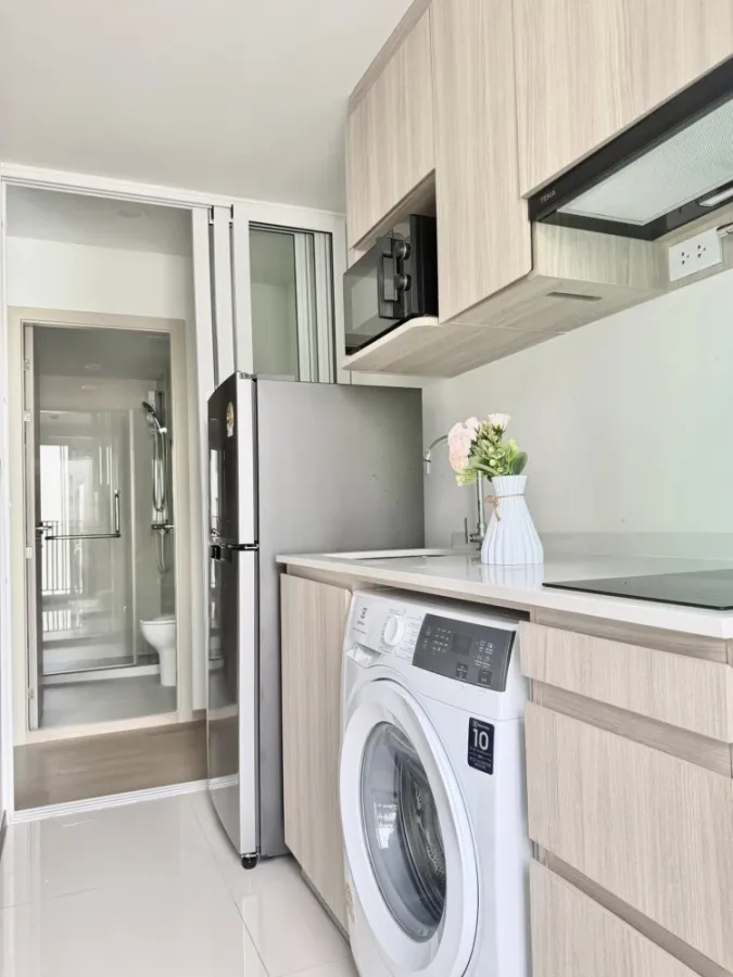 For rent: The Origin Phaholyothin 57, fully furnished and equipped with appliances. Just bring your suitcase and move in! Don't wait!