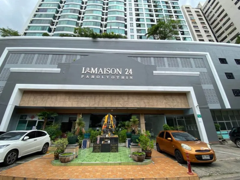ขายคอนโด ลาเมซอง พหลโยธิน24 1ห้องนอน 1ห้องน้ำ ห้องเปล่า พื้นที่ 62.85 ตร.ม. กว้างสุดๆ ห้ามพลาดเลย!!