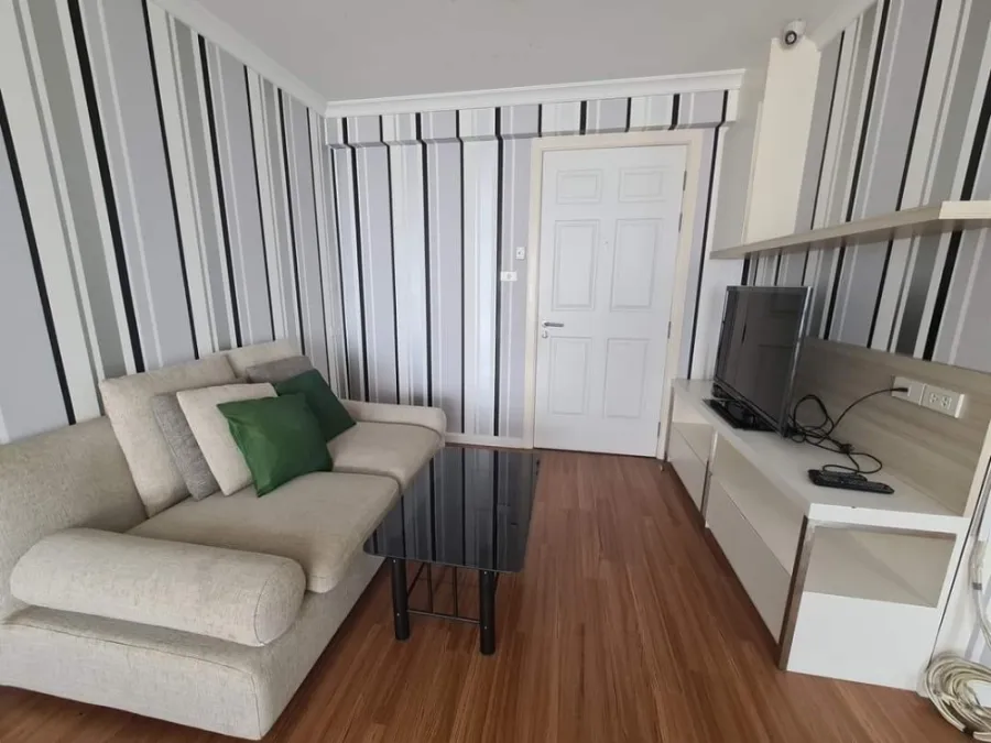 Sell and rent lumpini suite Pinklao nice decoration room Install wallpaper in the whole room. Affordable price. Don't miss it.