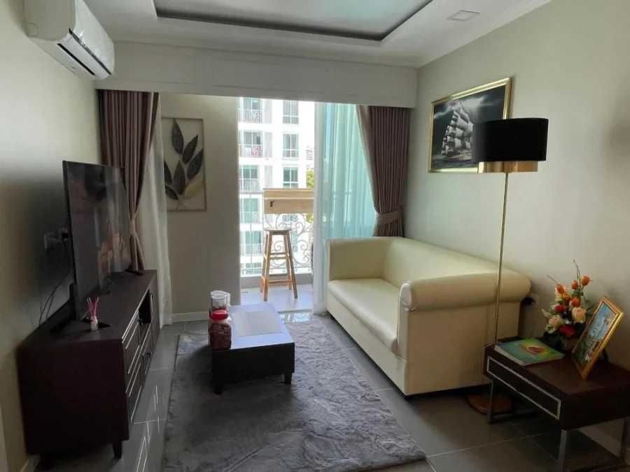 For sale: The Orient Jomtien Resort & Spa (Jomtien), swimming pool view, corner room, if interested, book now.