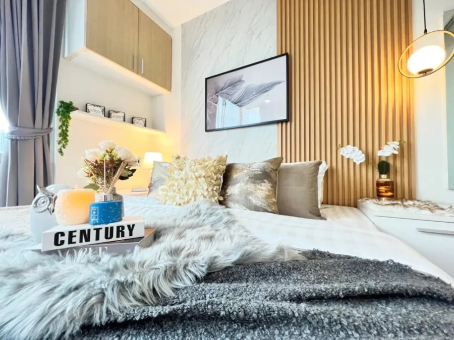 Condo for rent: The Iris Rama 9-Srinakarin. Decorated in a minimalist style, nice to live in, good price, reserve first, stay first.