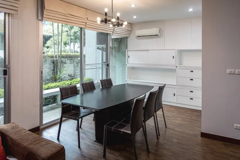 ให้เช่า วอน นภา สุขุมวิท 38 ห้องDuplexสวย เฟอร์นิเจอร์ครบครัน พื้นที่กว้างไม่อึดอัด ทำเลดีสุดๆ ใกล้BTSทองหล่อ ห้ามพลาดเลยนะคะ