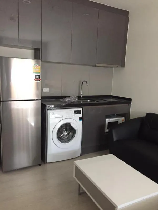 For rent, Rhythm Asoke, condo on a new type of happiness, sleeping, looking at beautiful views, plus a good price.