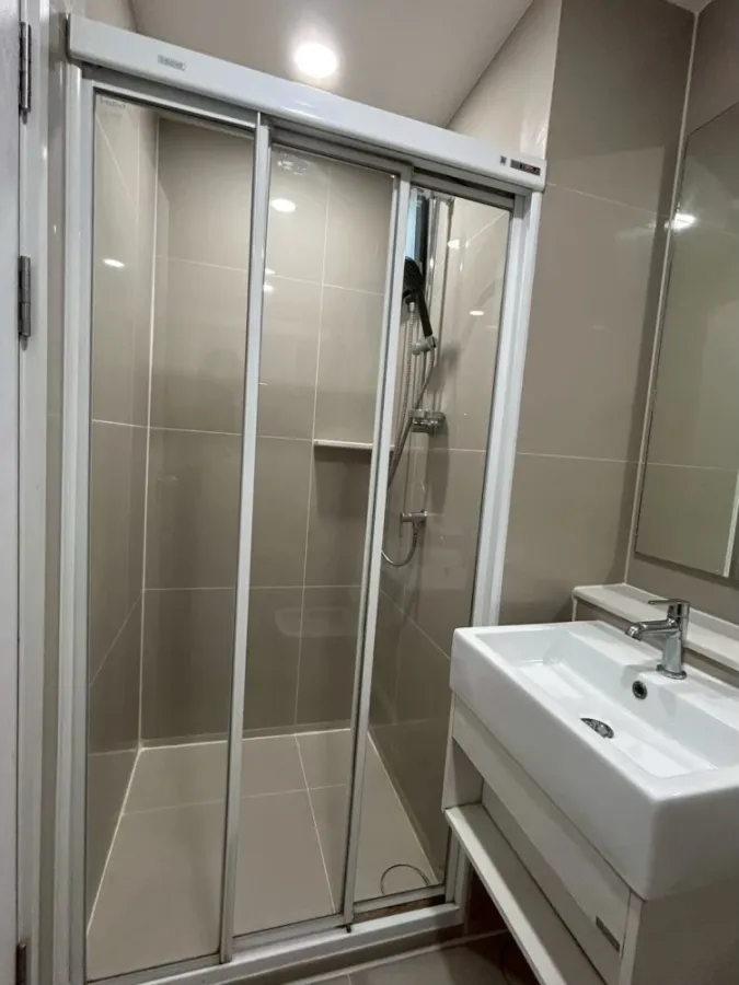For sale/rent: Denim Condo, Chatuchak. Warm and inviting atmosphere. Buy/Reserve now!!