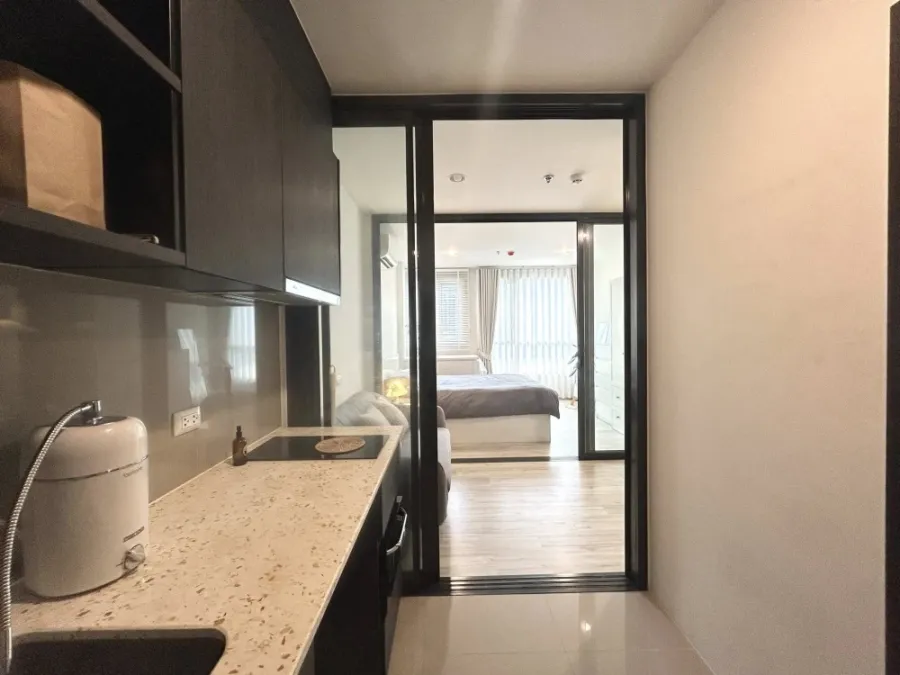 For sale, for rent, XT Huaikhwang, a nice room, complete with furniture and electrical appliances. If you don't reserve, you'll regret it later.