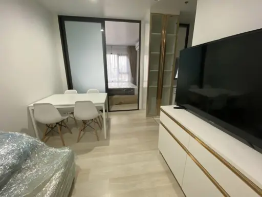For rent Life one wireless ตกแต่งอย่างครบครัน มี walk-in closet ในตัว รีบมาจองเลยจ้า อย่าพลาด images