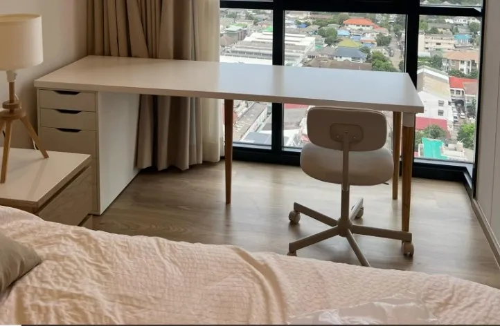ปล่อยเช่าคอนโด Oka Haus Sukhumvit 36 ตกแต่งดูเรียบๆ วิวไม่บล๊อค แถมมีอ่างอาบน้ำพิเศษ จองเลย