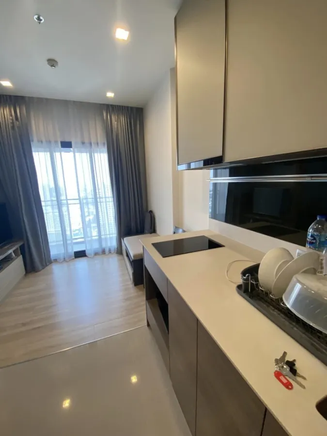 For sale, for rent, The line Phahon-Pradipat. The room is ready to move in. Affordable price Complete in one place Hurry and make a reservation.