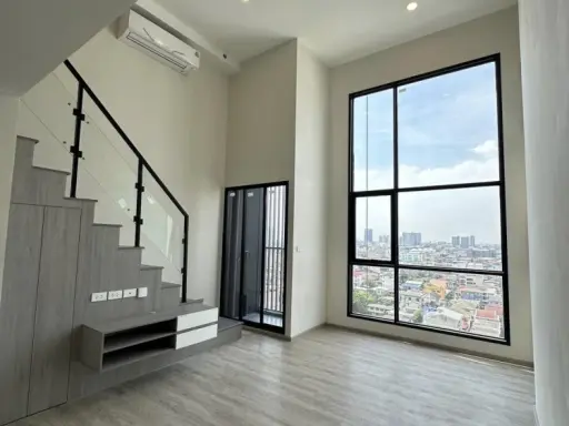 Selling down payment Origin Plug and Play Sirinthorn, 24th floor, city view room, no buildings blocking, great price, buy now.