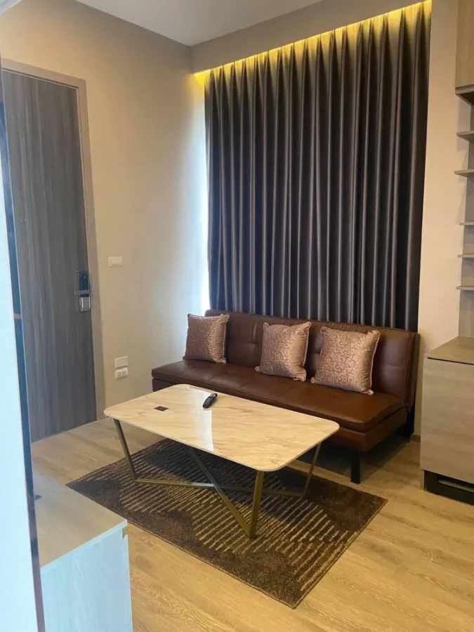 For rent, Knightsbridge Prime On Nut, corner room, 30th floor, very good view, built-in furniture, hurry to book before it's out of hand.