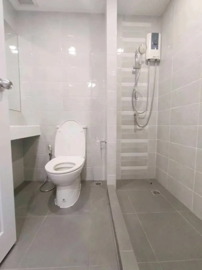 For rent: VIIA 7 Bangna by Apasiri, 3rd floor, fully furnished unit. Book now! Don't miss out!