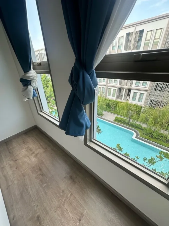 For sale: ASPIRE Pinklao - Arun Ammarin, 4th floor, pool view, fully furnished, interested, reserve now, urgent.