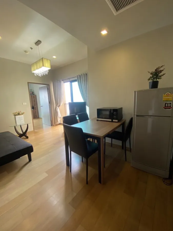Condo for rent, Noble Revent, beautiful room, fully furnished, good location, easy to travel, don't miss it.