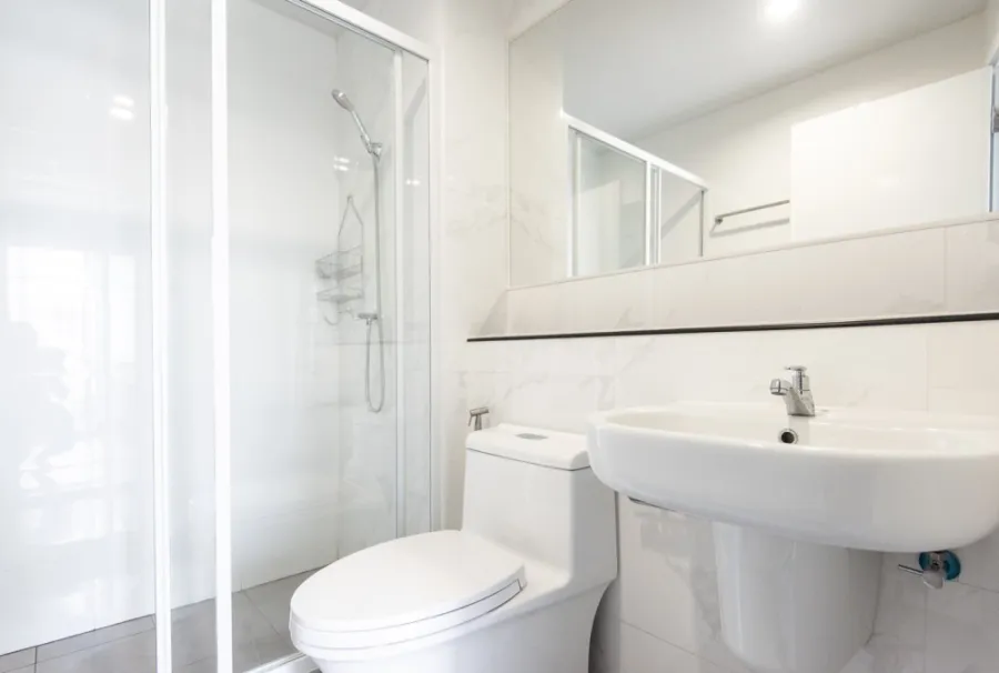 Condo for rent, Reach Phahonyothin 52, wide room, east side, city view, near BTS Green Line, Saphan Mai Station.