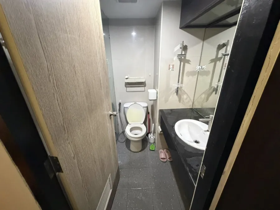For sale/rent: Family Park Ladprao 48. Very spacious room, comfortable living, just bring your suitcase!