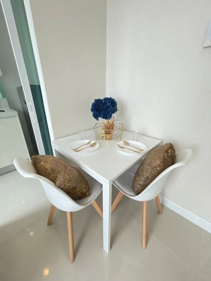 For rent: The Sky Sukhumvit, 3rd floor, beautiful room, large bed, well decorated. You can't reserve it anymore.