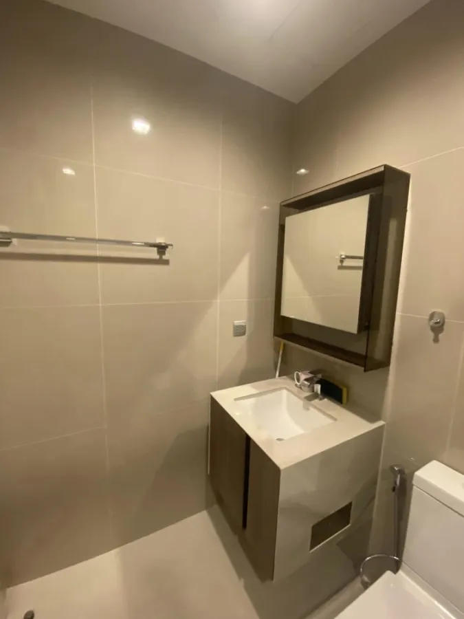 For sale, for rent, The line Phahon-Pradipat. The room is ready to move in. Affordable price Complete in one place Hurry and make a reservation.