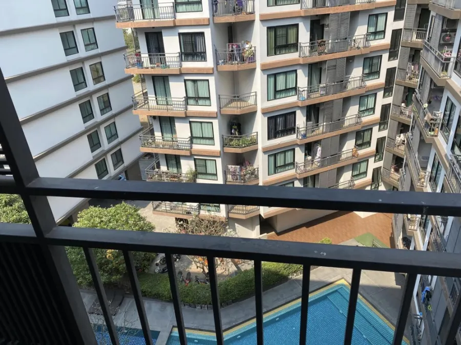 ขาย ให้เช่า คอนโด Condo Living Avenue Bangsaen ชั้น 7 ตึก C ขนาด 30 ตรม. วิวสระใหญ่ ลากกระเป๋ามาได้เลย