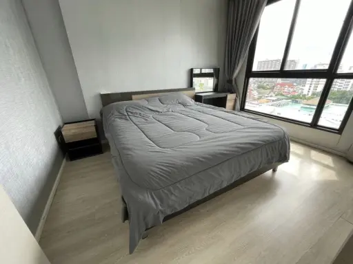 For rent: Quinn Ratchada 17, spacious room with usable space. Fully furnished Just come and move in.