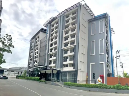 Level Condominium