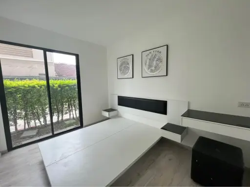 For sale: I Condo Sukhumvit 105, room size 31 sq m., 1st floor, Building A3, with trees behind the room, very shady, hurry and reserve now.