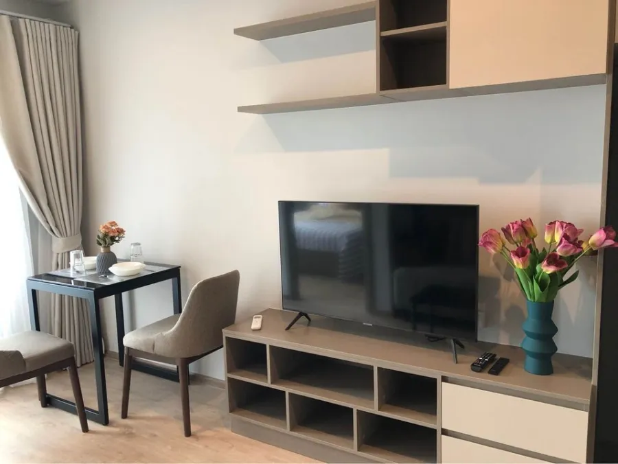 For rent, Ideo Rama 9 - Asoke, 24th floor, very beautiful view, well decorated room. Like this, you need to hurry up and reserve it. Don't miss it.