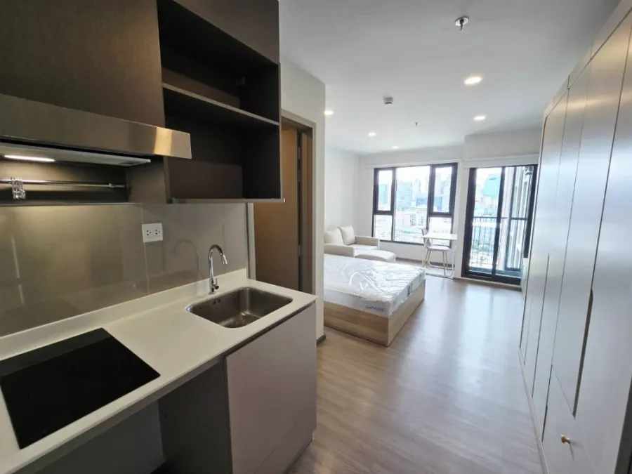For rent!! Aspire Sukhumvit - Rama 4, 15th floor, fully furnished, ready to move in. Don't miss out!!