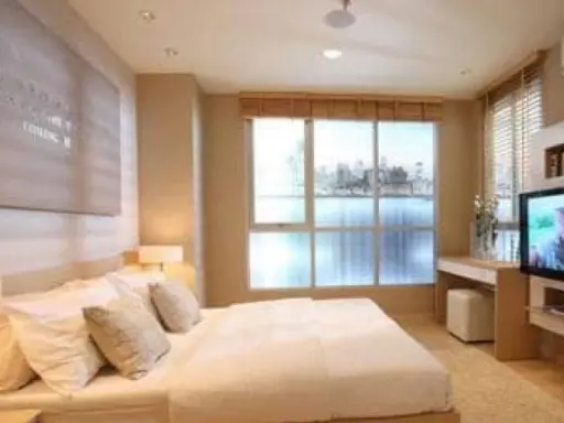 Super satisfying for rent, Rhythm Ratchada, beautiful room, pool view, no building block, great atmosphere, hurry up, if you are slow, you will miss it.