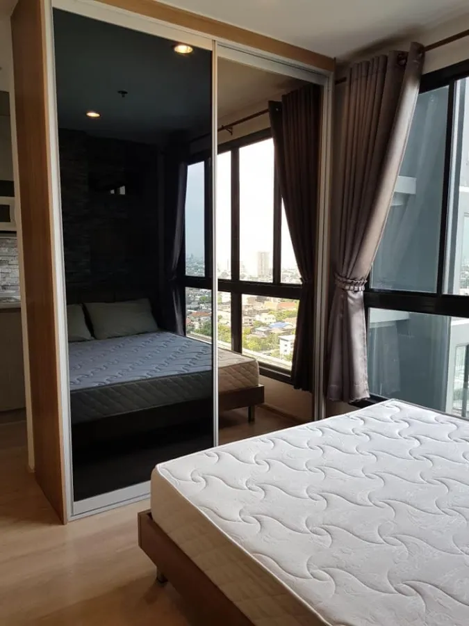 Condo for sale, Ideo Sathorn Thapra, nice room, spacious size, fully furnished, high floor, beautiful view, great price, don't miss it